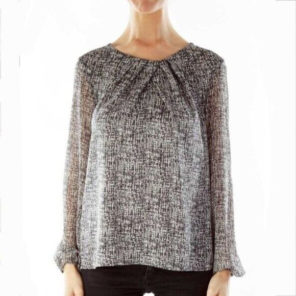 Women Ann Taylor Top Blouse MP Flowy Pleat Career Modern Lightweight Black White - Picture 2 of 14